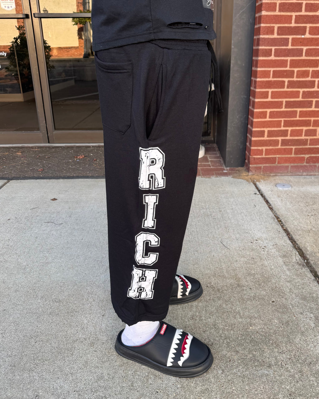 The “Icon” Baggy Shorts (Black)