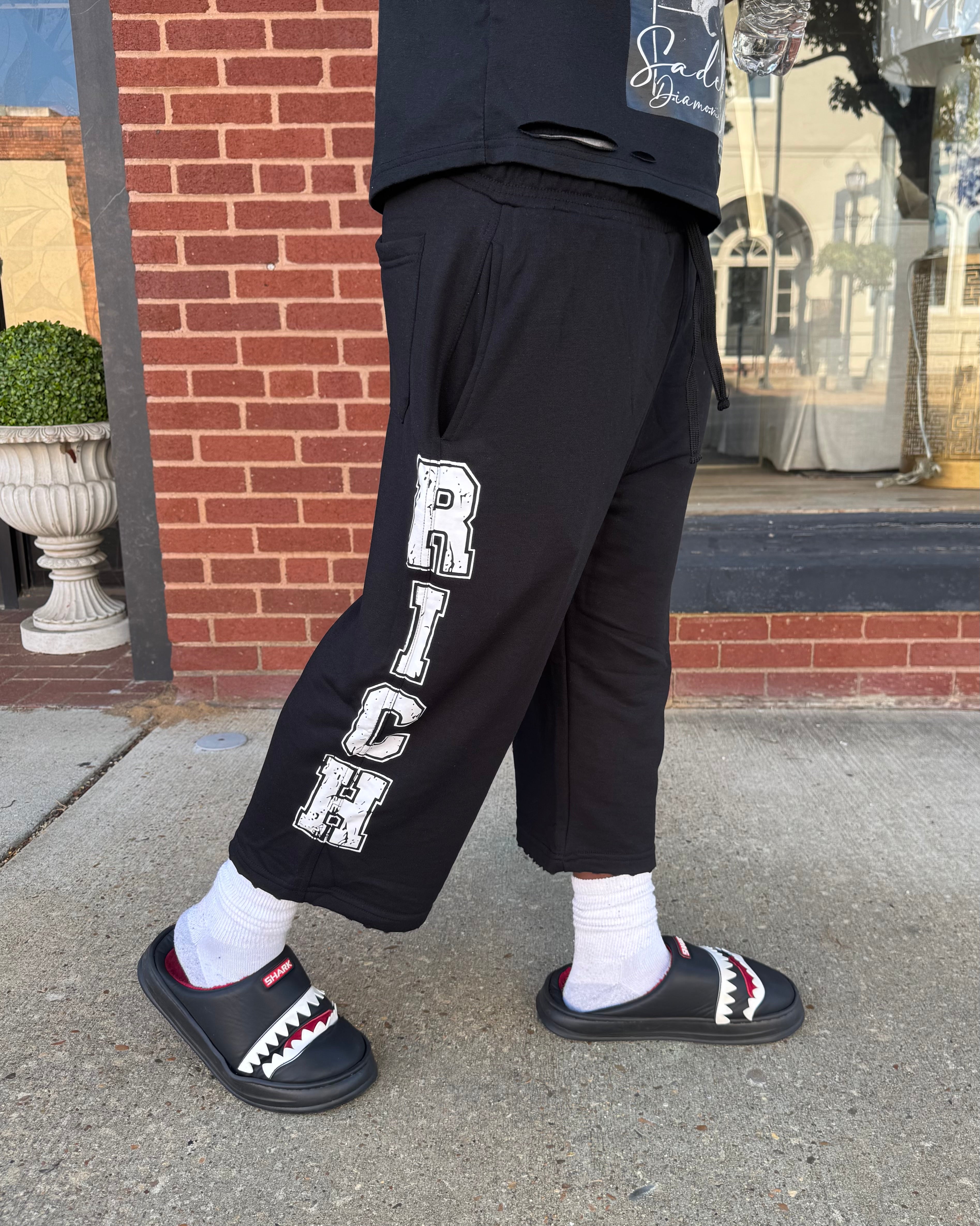 The “Icon” Baggy Shorts (Black)